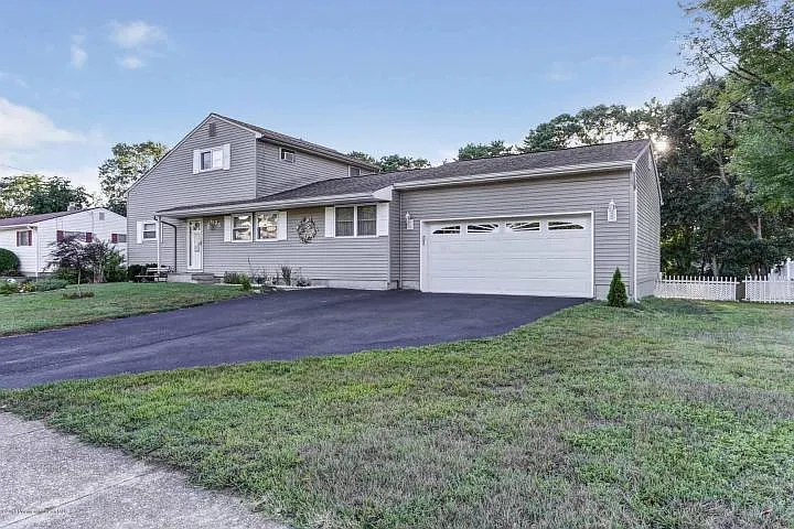 35 Arlyn Dr photo 1