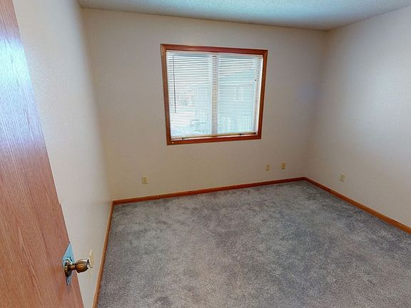 5th image of 626 N Sycamore Ave #203