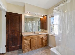 127 Lovejoy Ave, Waterloo, IA 50701