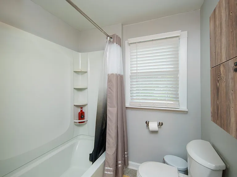 10 Glendale Ave — Photo 20