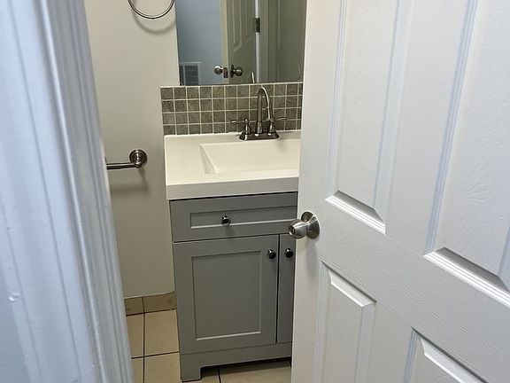 5th image of 4418 S Drexel Blvd Unit G