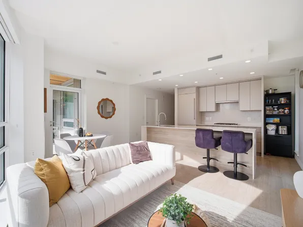 7638 Cambie St #103, Vancouver, BC V6P 3H7