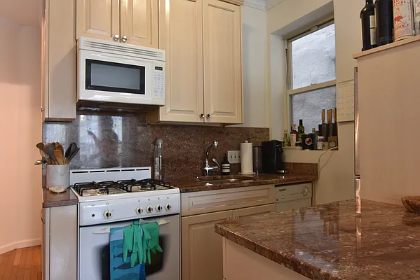 Rented by Corcoran | media 12