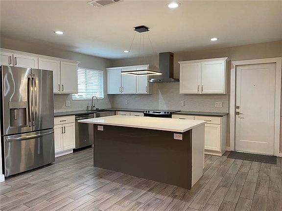 3rd image of 6718 Canyon Creek Dr