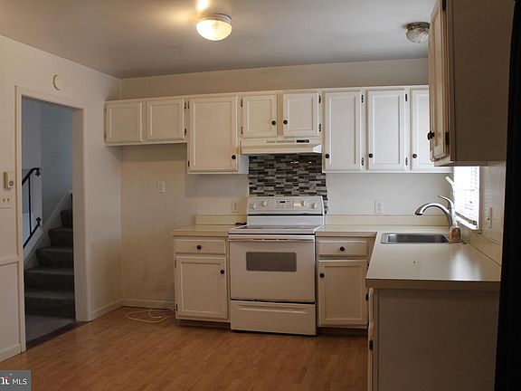 3rd image of 182 Warren Way