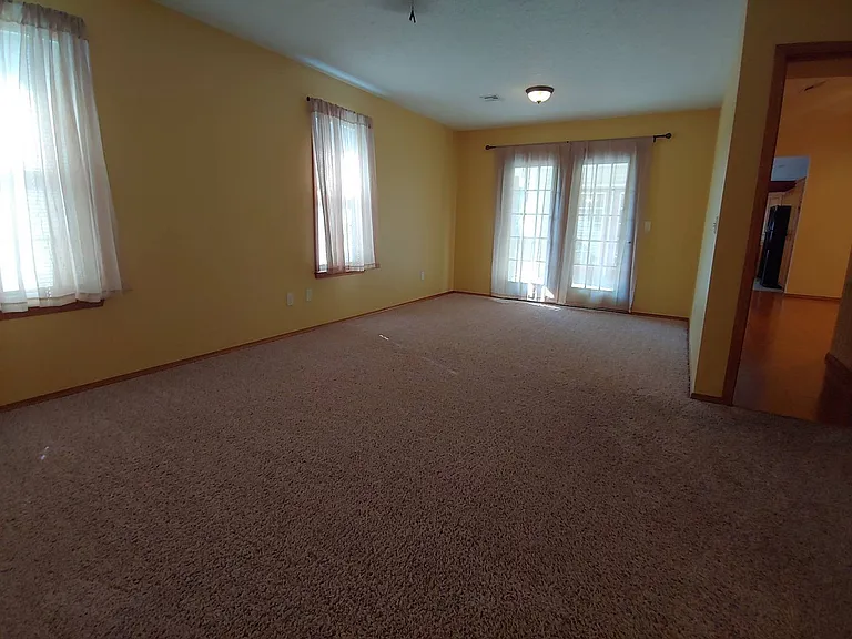 2112 Ford St — Photo 10