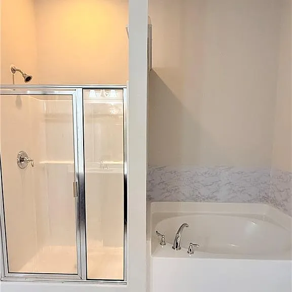 1033 Haley Woods Ln — Photo 18