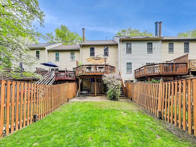 13630 Cedar Creek Ln — Photo 33