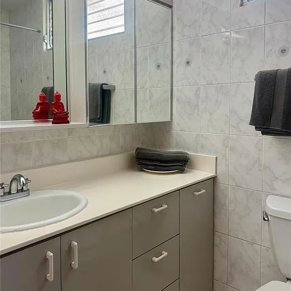 76 Kings Court St #902 — Photo 25