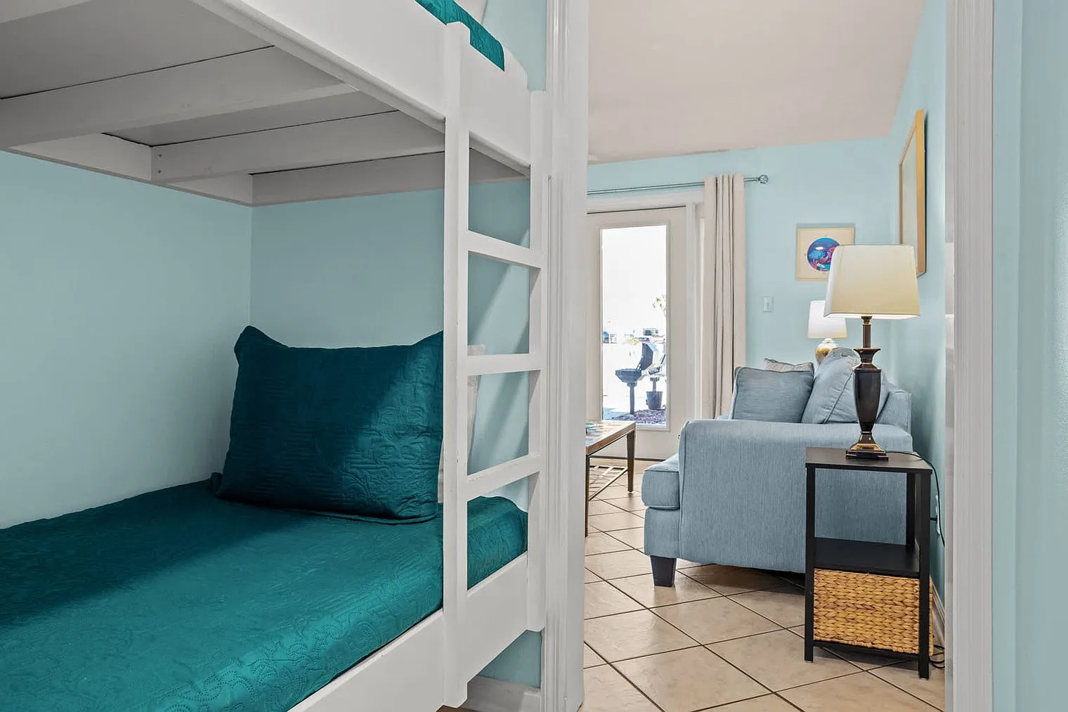 1 bed, 1.0 bath, 699 sqft, $1,861 — Photo 1