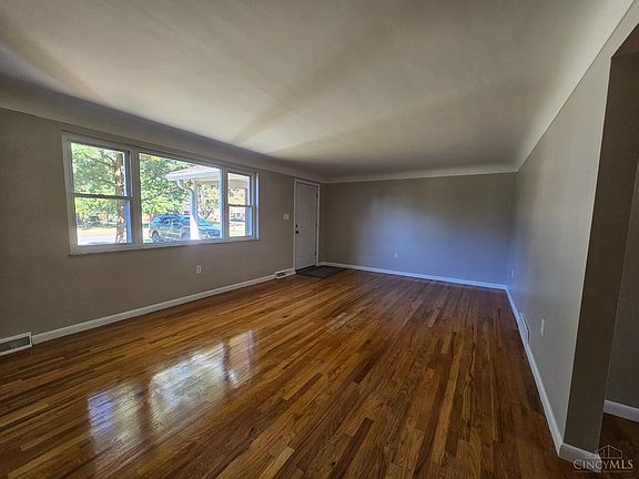 4th image of 7661 Brookdale Dr