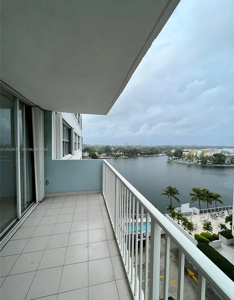 5838 Condominium — Photo 3