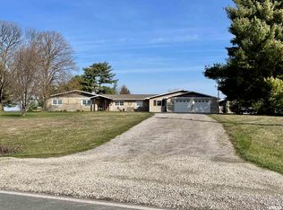 2800 Kinmundy Rd, Louisville, IL 62858