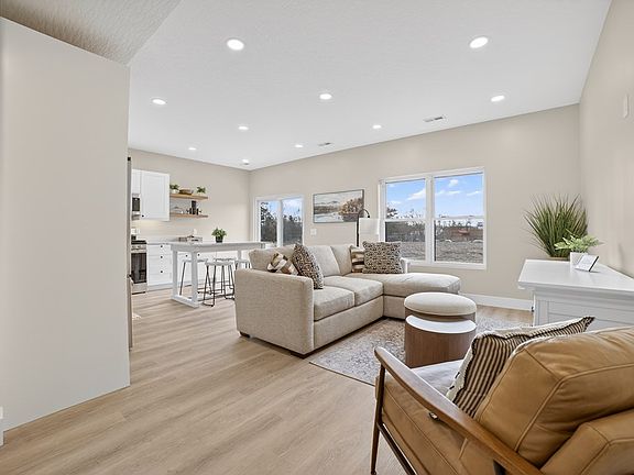 4th image of 1327 Trimble Rd