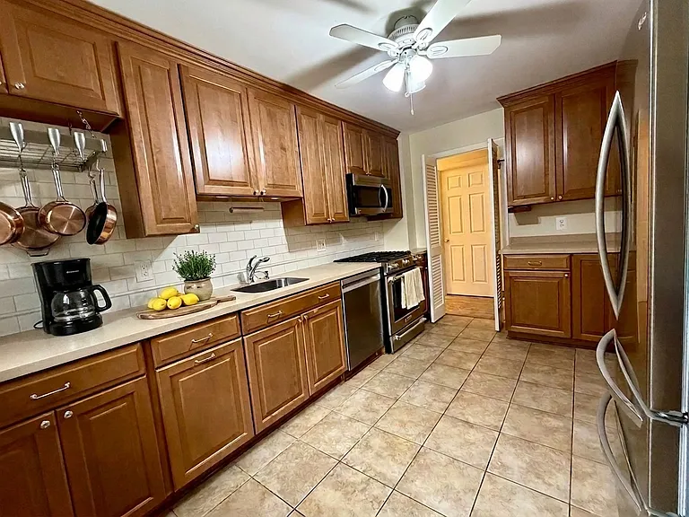 804 Cypress Beach Rd — Photo 8
