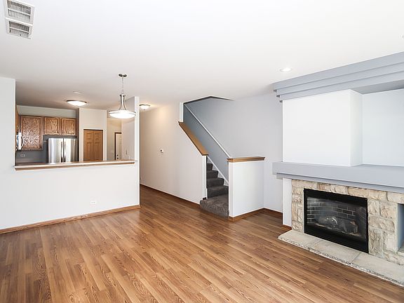 3rd image of 720 Woodewind Dr