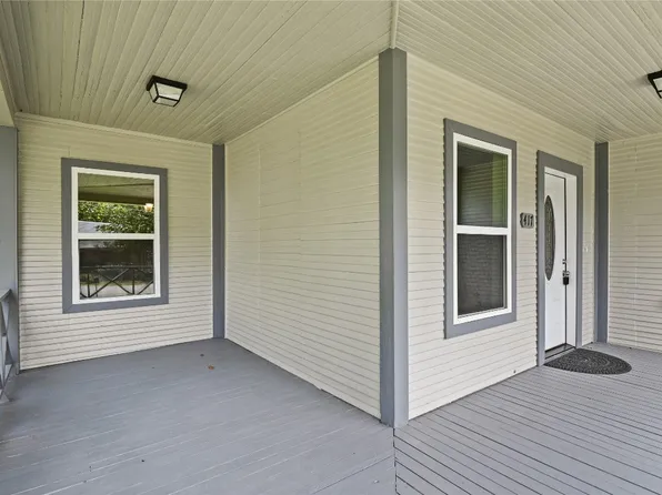 417 E 6th St, Bonham, TX 75418