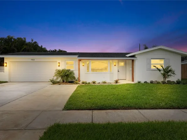 1563 EDEN ISLE BOULEVARD NE, ST PETERSBURG, FL 33704