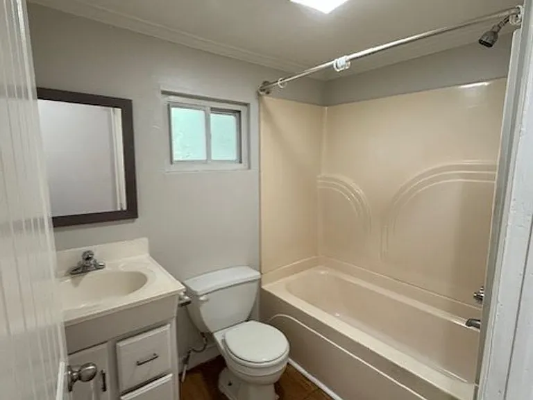 136 Home St — Photo 6