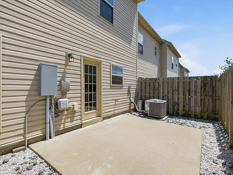 2009 Abbingdon Way — Photo 33