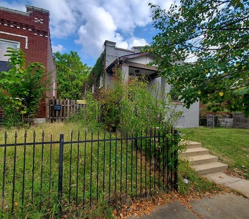 3700 Gustine Ave, Saint Louis, MO 63116 | Zillow