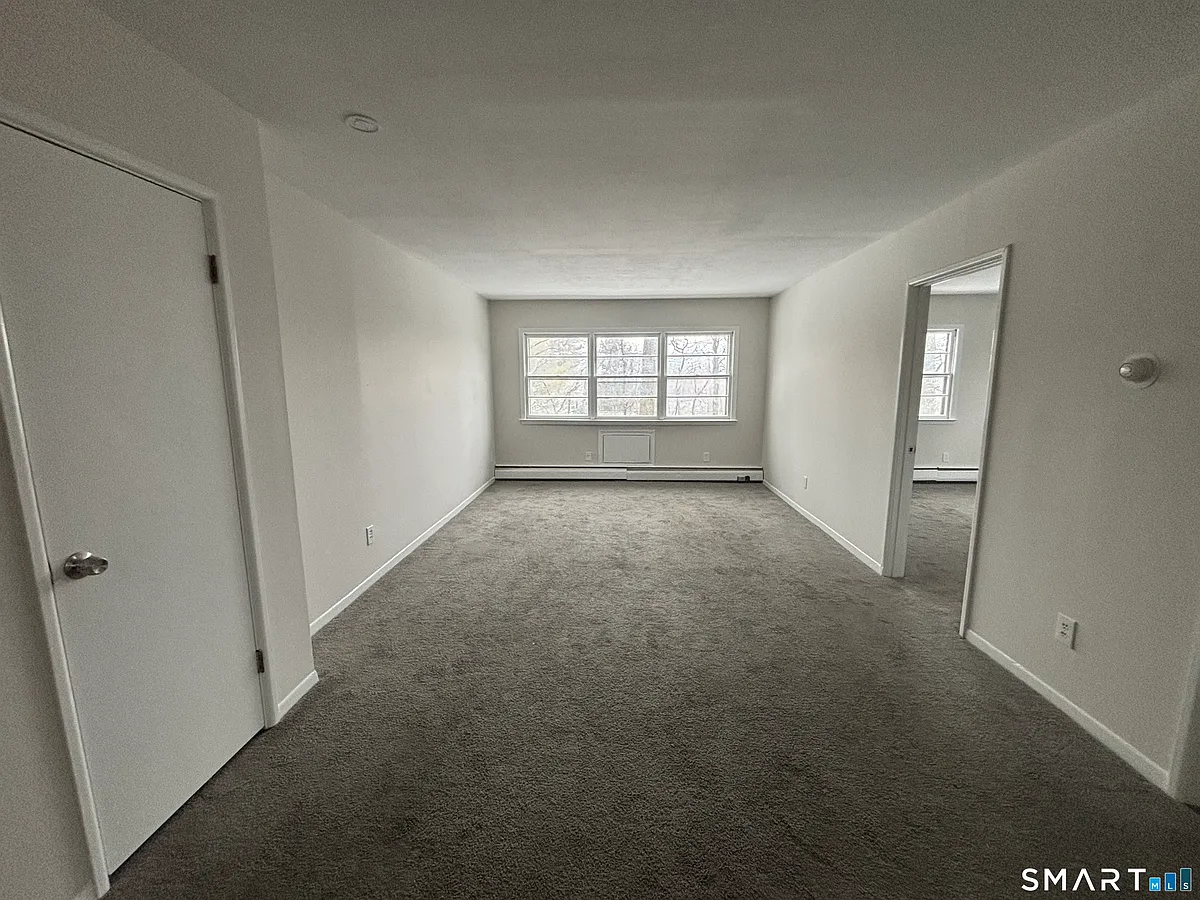 Building Photo - 306 Pine Rock Ave #D11