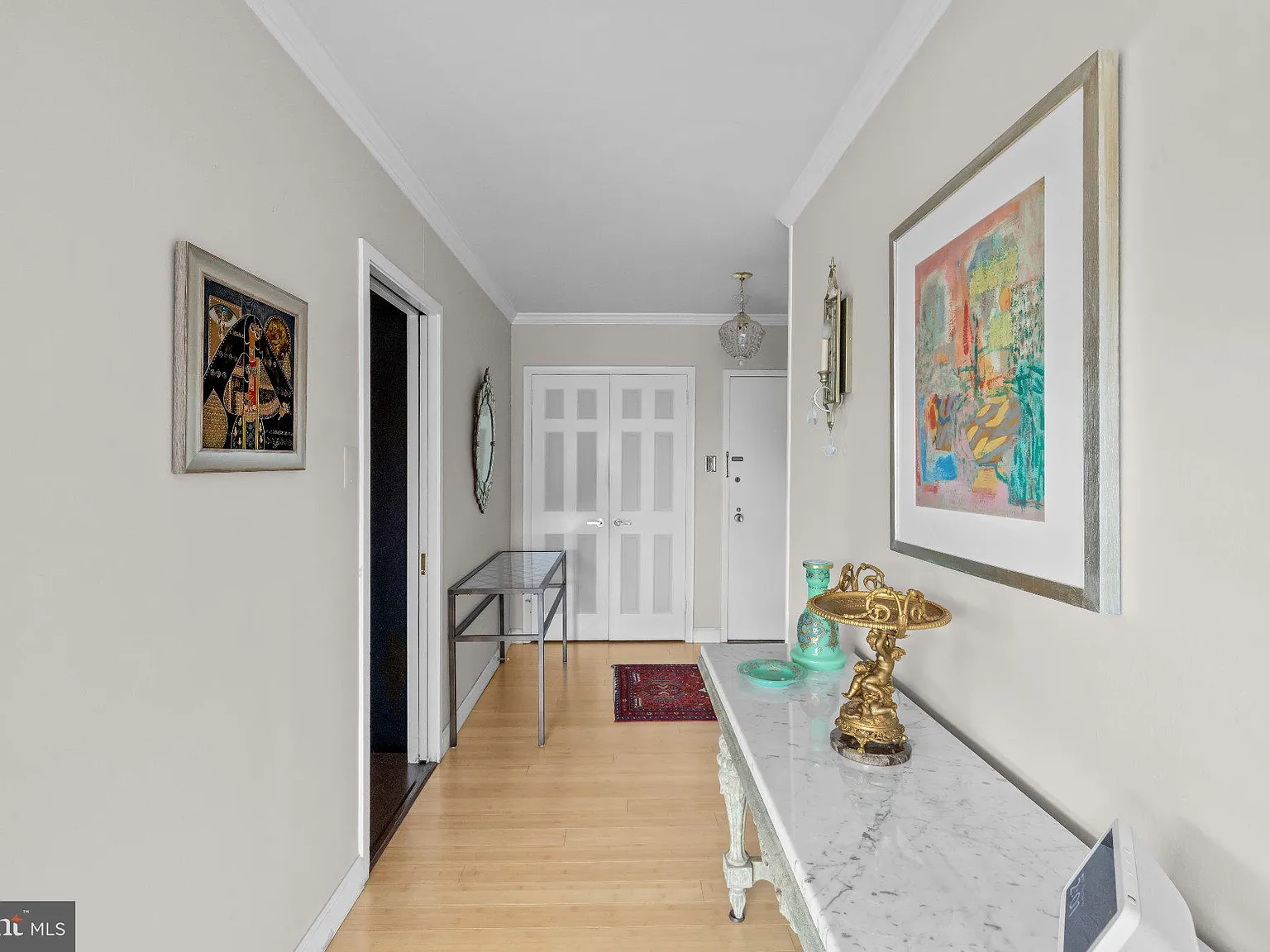 The Willoughby Condominiums — Photo 4