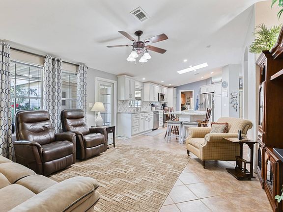 4th image of 2550 S Ellsworth Rd Unit 516