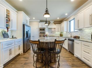 701 SW 12th St, Moore, OK 73160