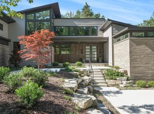 3041 W Locust Ln SE, Ada, MI 49301