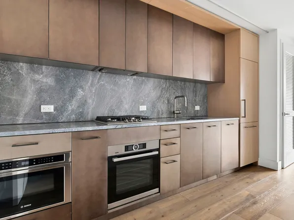 561 Pacific Street image 4 of 7