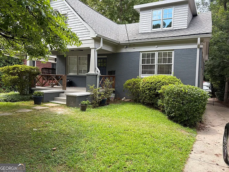 886 Vedado Way NE — Photo 1