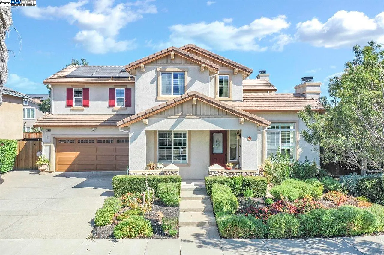 1461 Majestic Ln photo 1