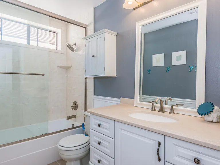 4864 Sawyer Ave — Photo 4