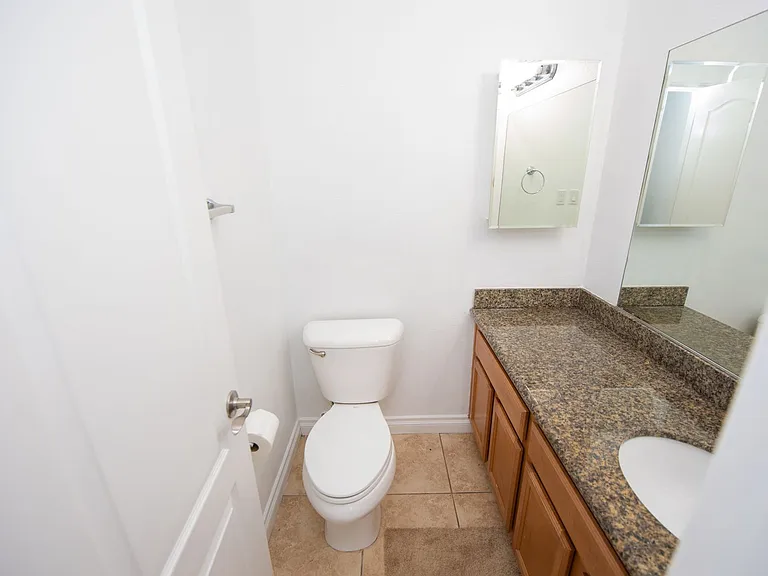 455 Ballantyne St #8 — Photo 25