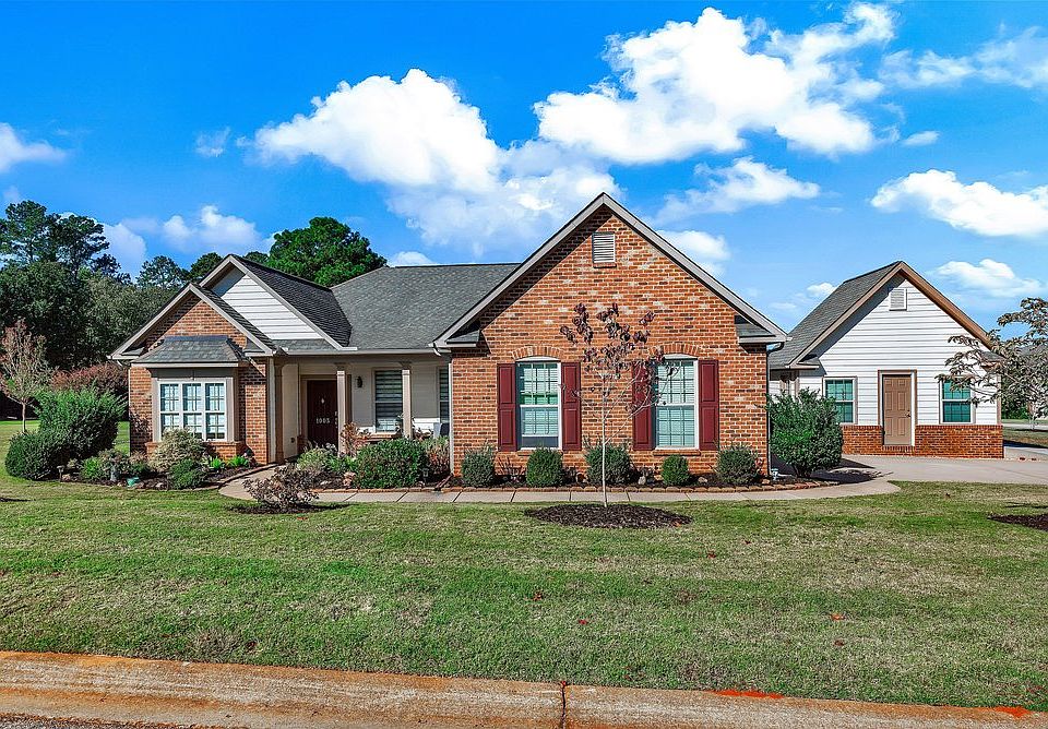 1st image of 1003 Hillcrest Ct