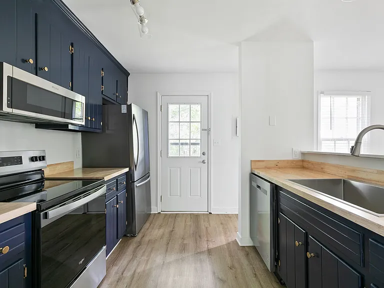 1704 Choate Pl #A — Photo 17