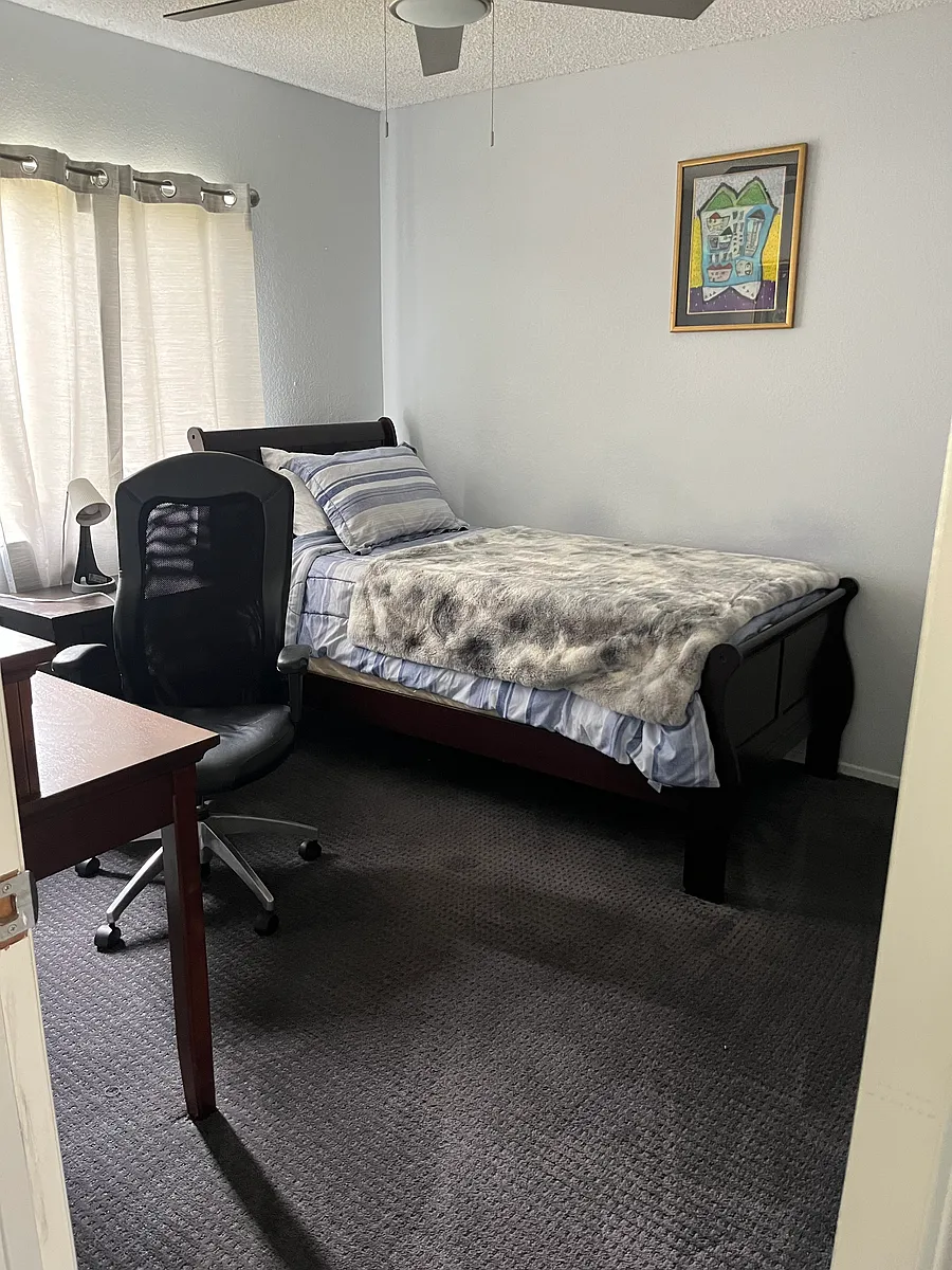 Building Photo - 1644 Maple Dr #1
