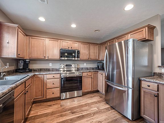 4th image of 13010 Mattison Ct