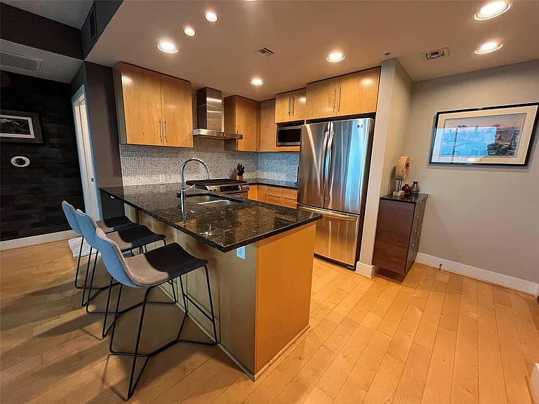 300 Bowie St #3706 — Photo 2