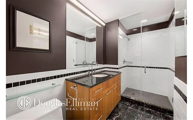 Rented by Douglas Elliman | media 15