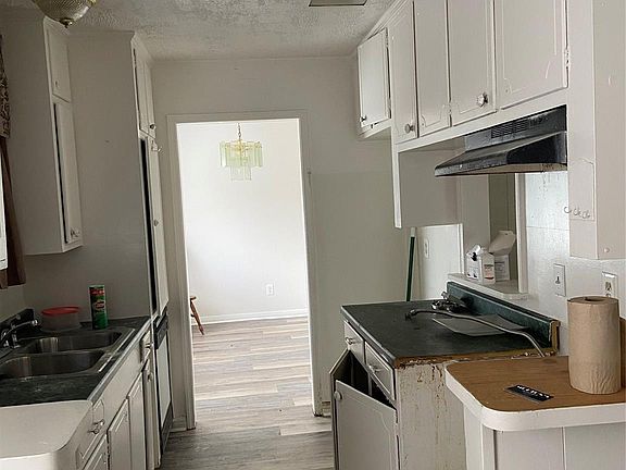 5th image of 4007 Knotty Oaks Trl