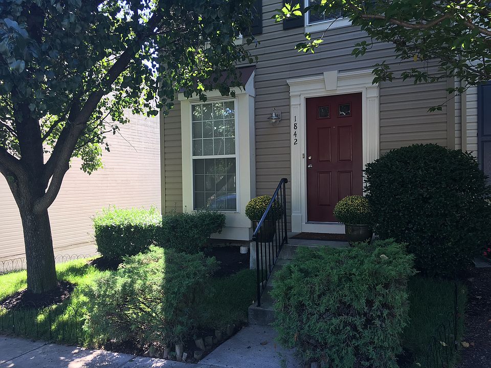 1st image of 1842 Tiger Lily Cir #19