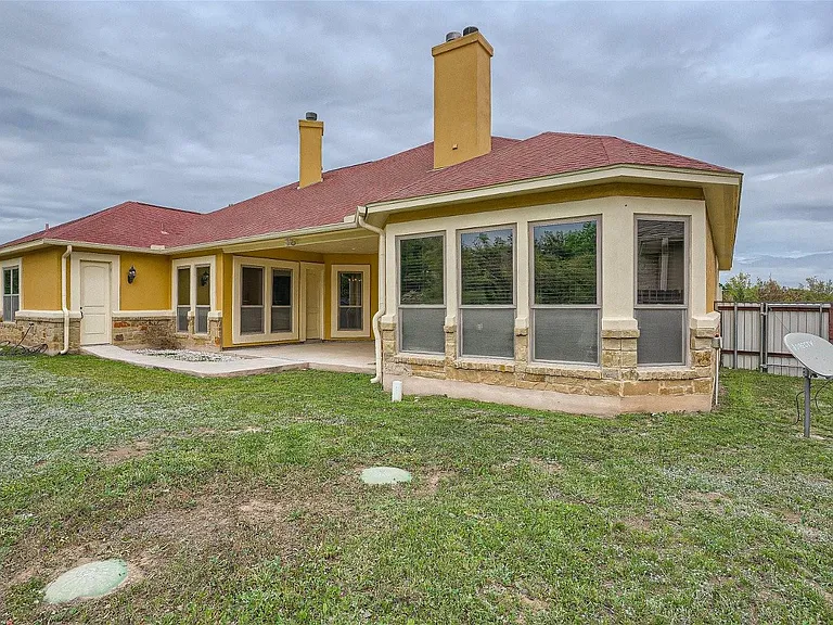 15207 Nightingale Ln — Photo 26
