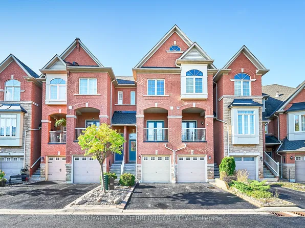 301 Strouds Ln #5, Pickering, ON L1V 7J1