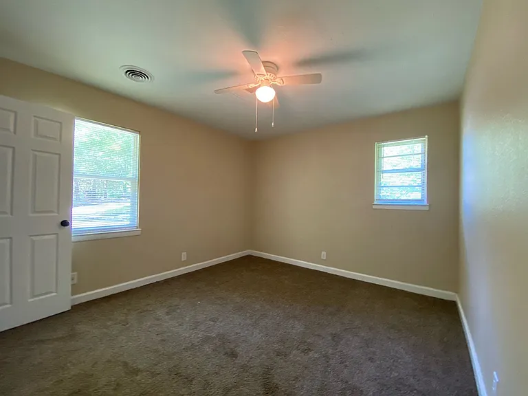 434 Sullivan Dr — Photo 10