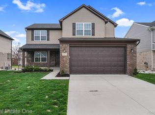 12272 Lincolnshire Dr, Sterling Heights, MI