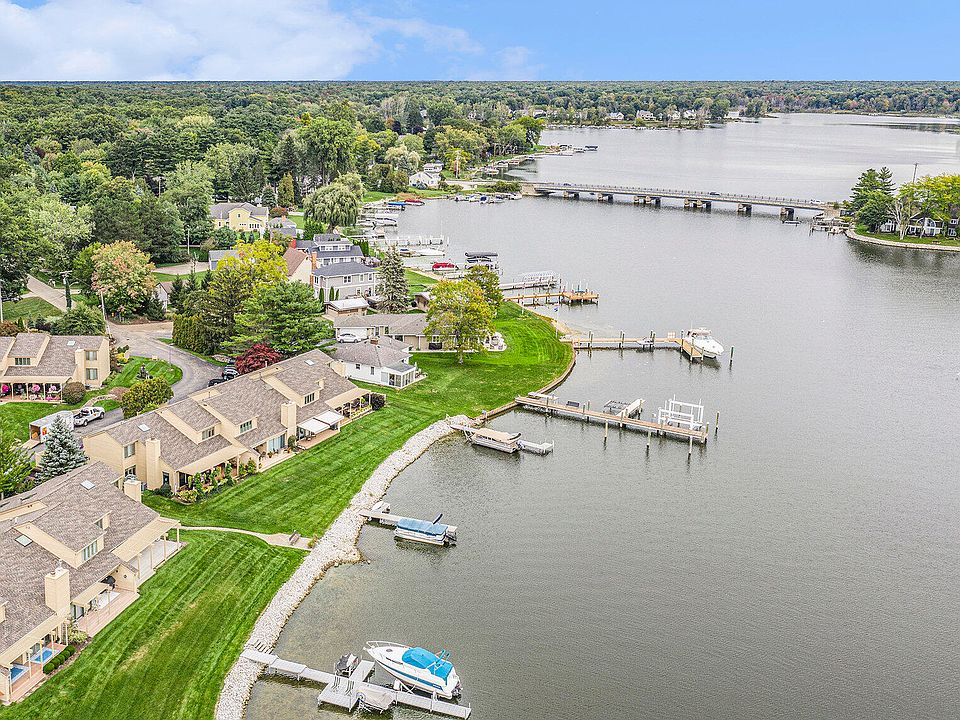 15762 N Prospect Dr 15, Spring Lake, MI 49456 MLS 23133564 Zillow