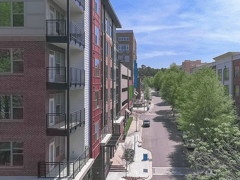 The Flats Exchange on Erwin Apartments — Photo 45