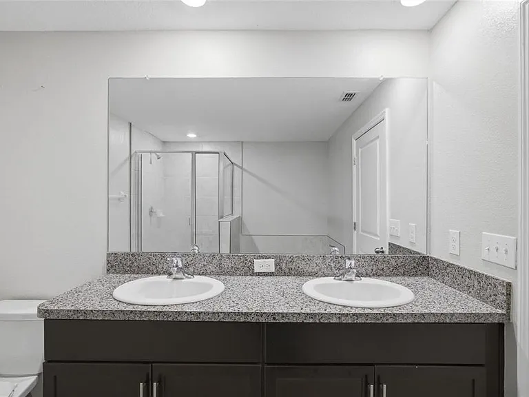 724 Royal Empress Dr — Photo 20